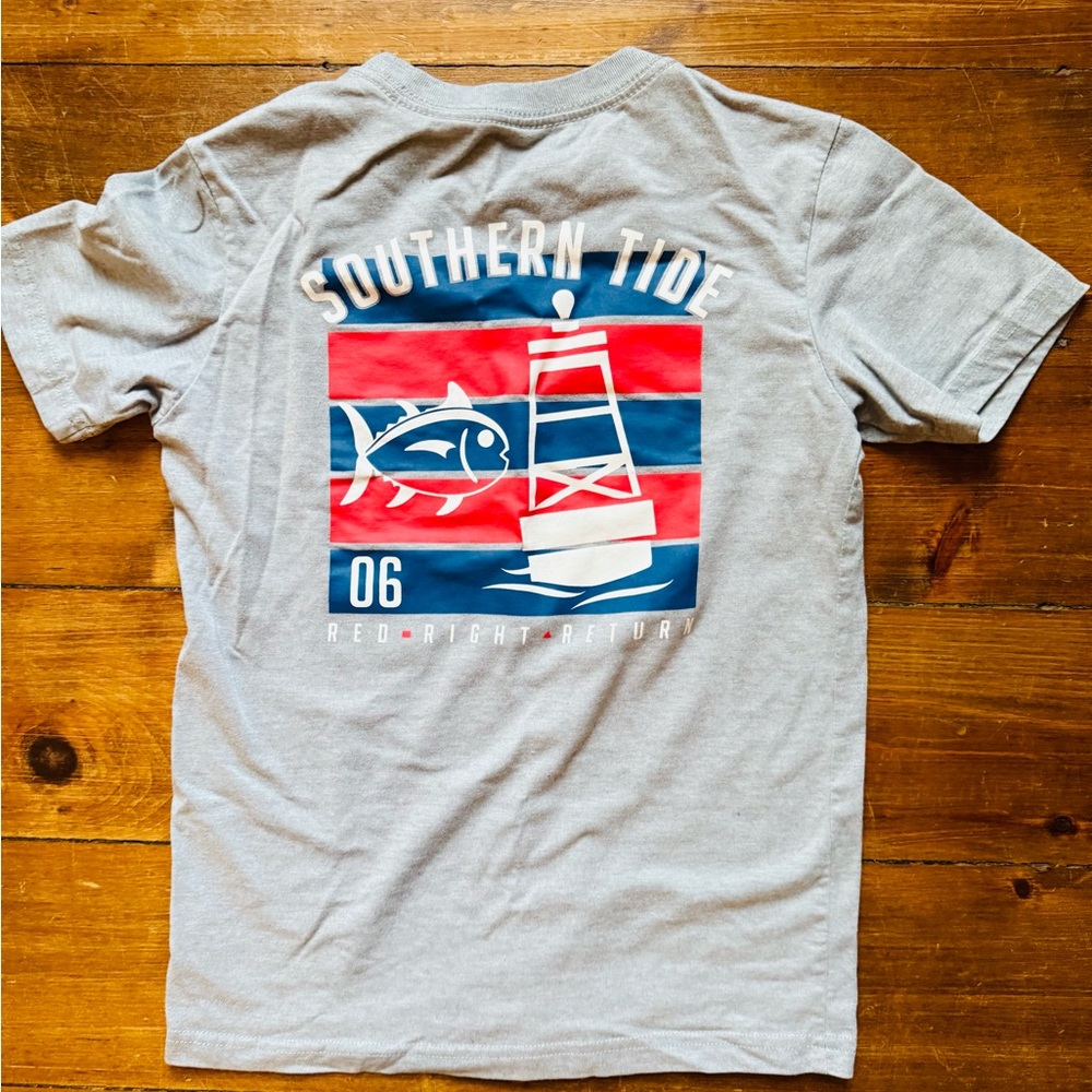Southern Tide Light Gray T-Shirt with Nautical Graphic